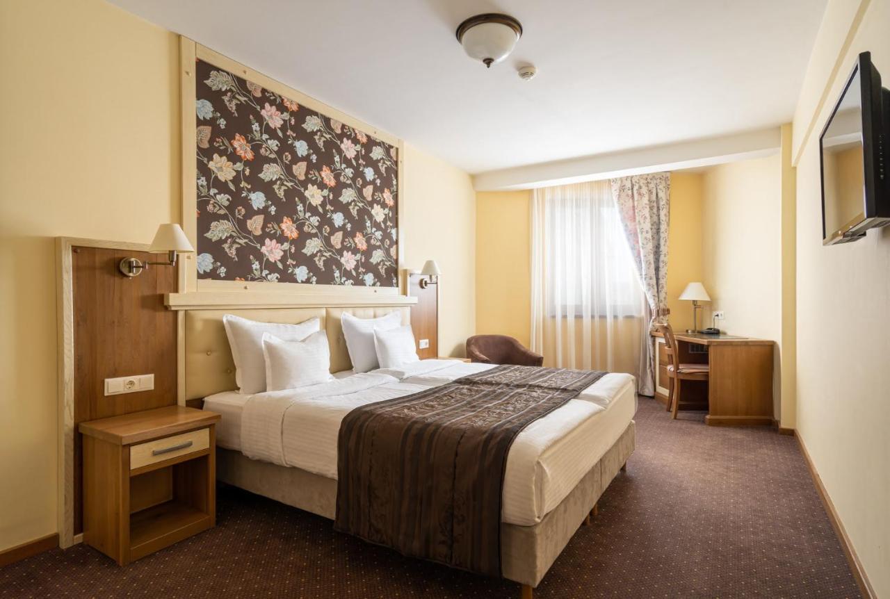 Hotel Leul De Aur Sebeş エクステリア 写真