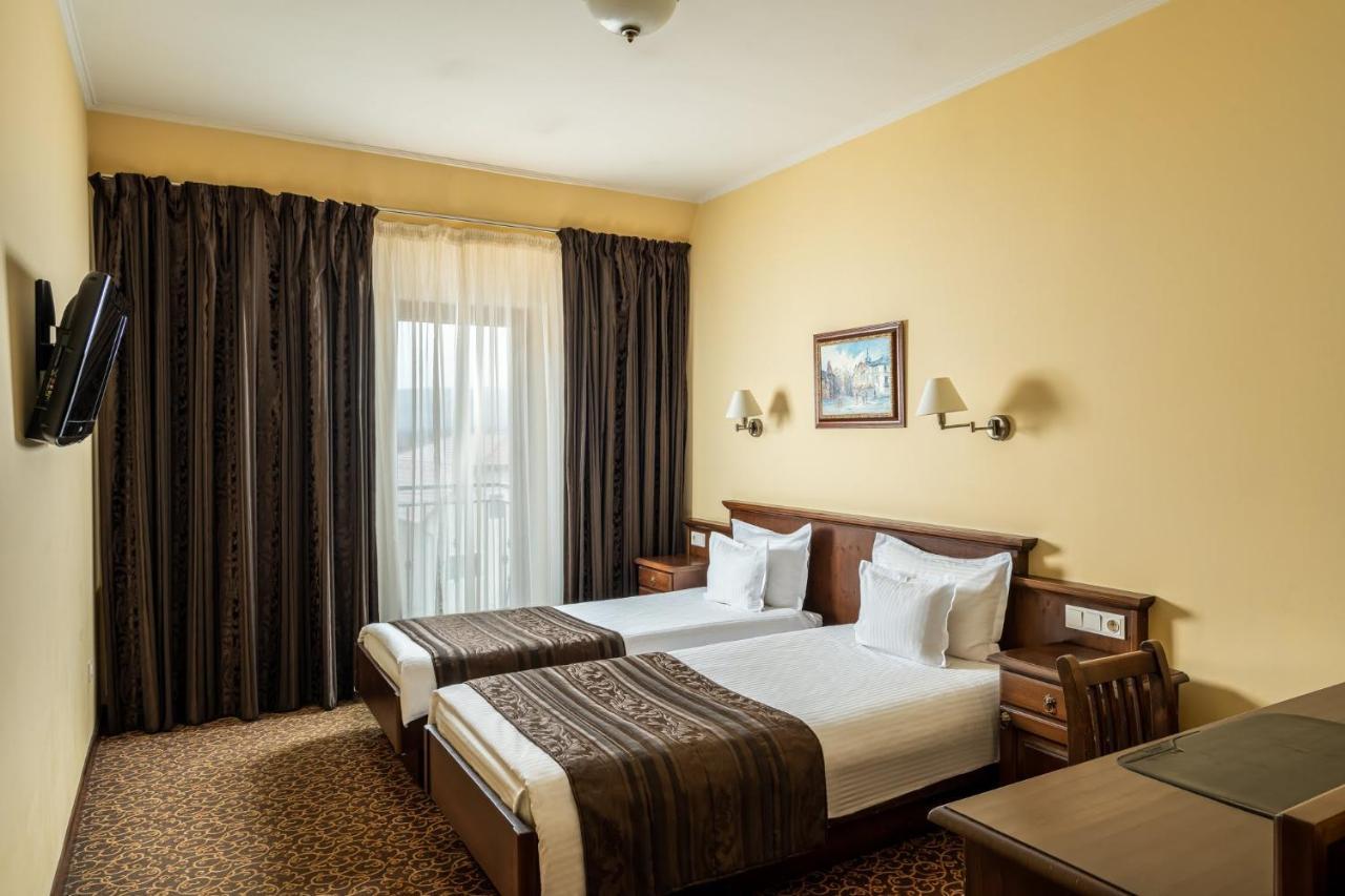 Hotel Leul De Aur Sebeş エクステリア 写真