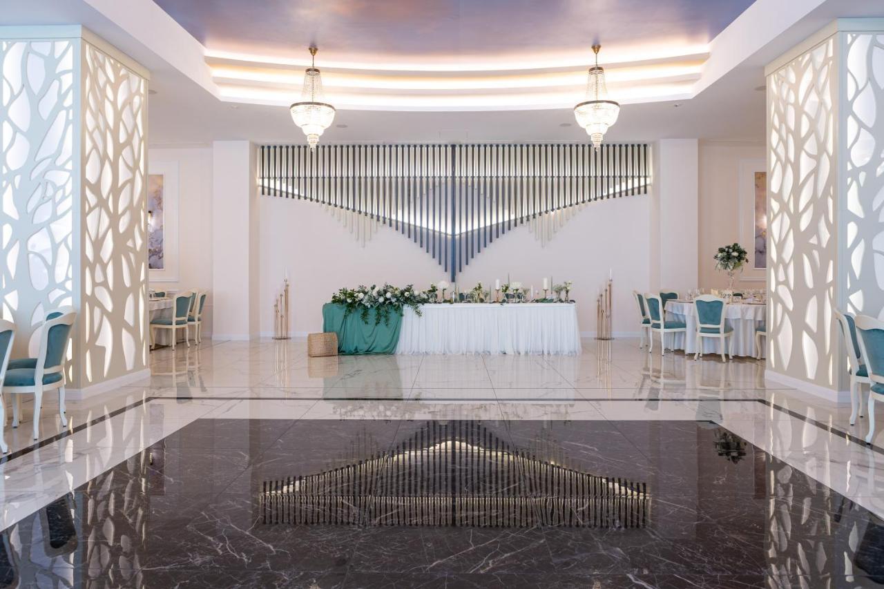 Hotel Leul De Aur Sebeş エクステリア 写真