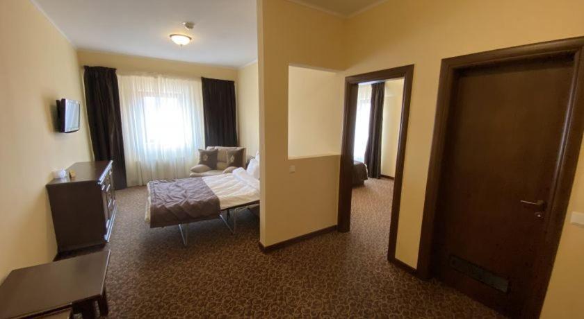 Hotel Leul De Aur Sebeş エクステリア 写真