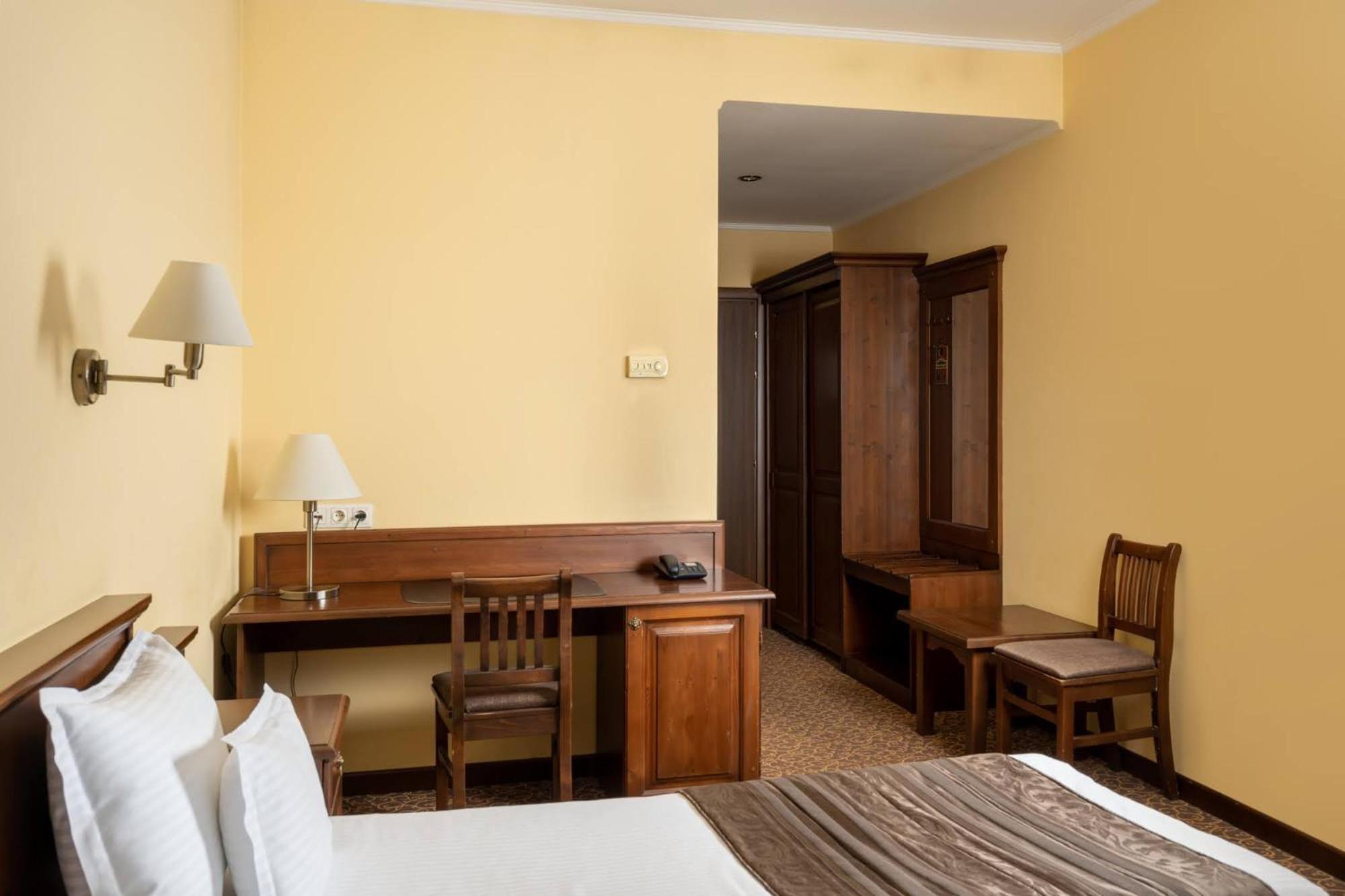 Hotel Leul De Aur Sebeş エクステリア 写真